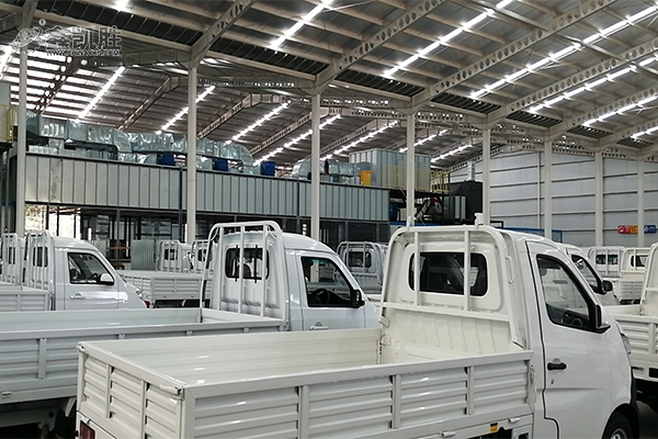 汽車車架粉末靜電噴塗流水線設備